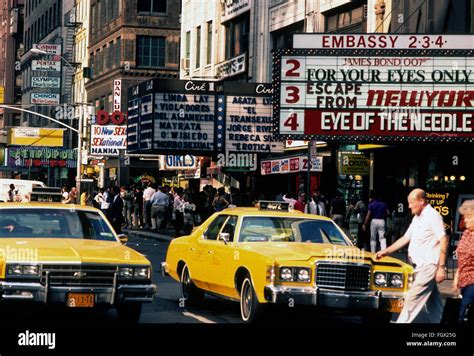 Taxi 1980-luvun New Yorkin katuja ajeleva musta komedia!